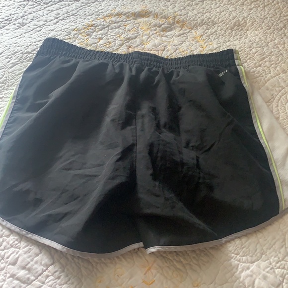 Nike shorts small - Picture 6 of 7